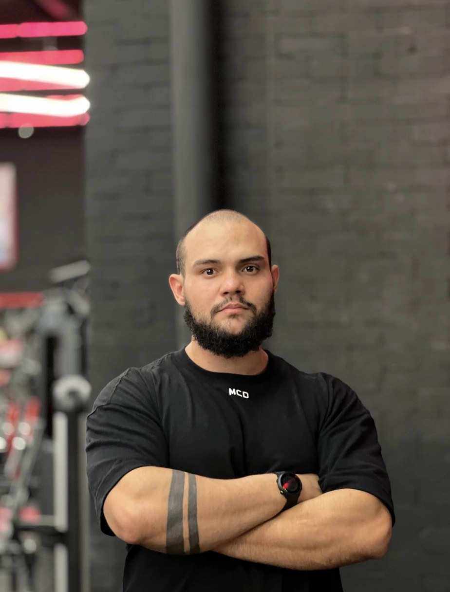 Pedro Scalea, Personal Trainer e Coach Esportivo, em academia